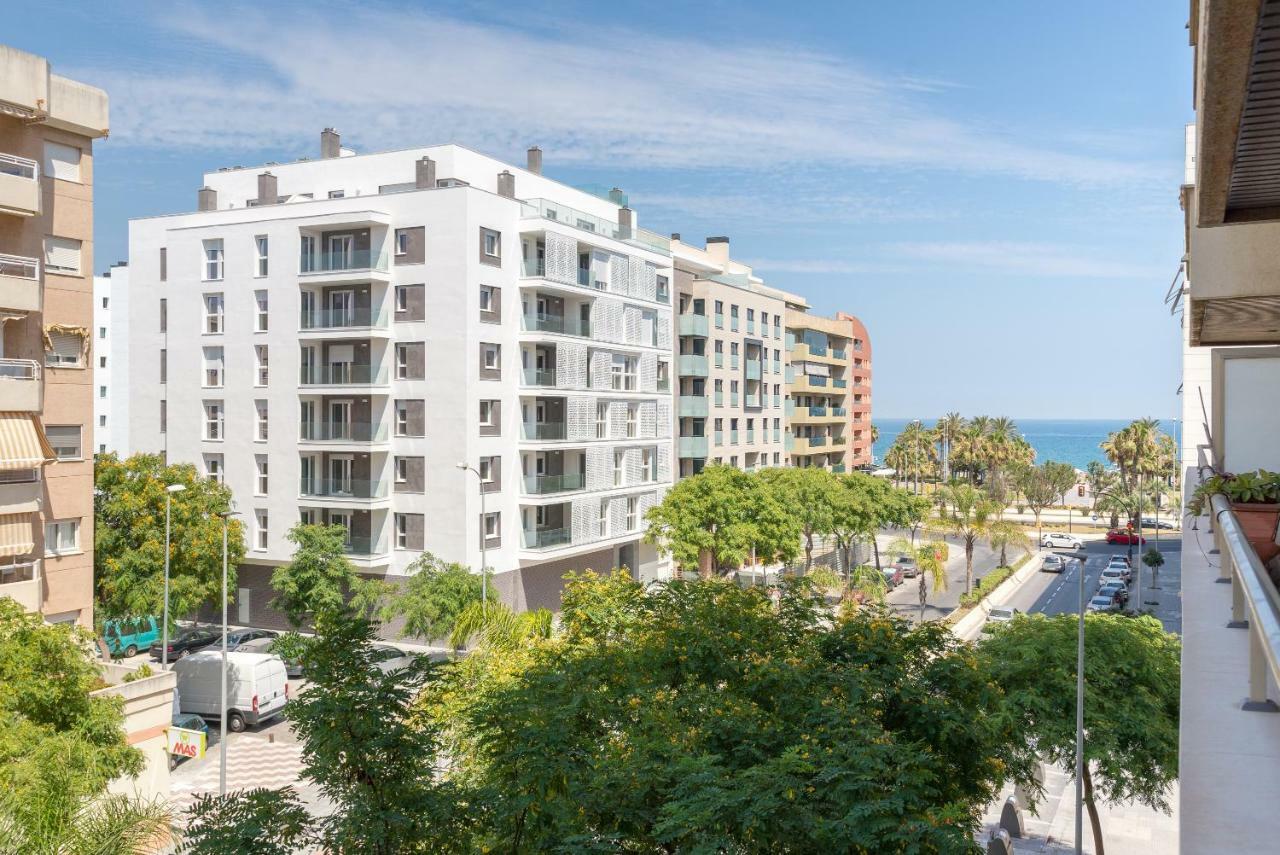 Charming Apartment On The Beach - Pool And Parking Malaga Exterior photo