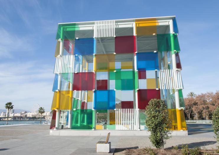 Charming Apartment On The Beach - Pool And Parking Malaga Exterior photo
